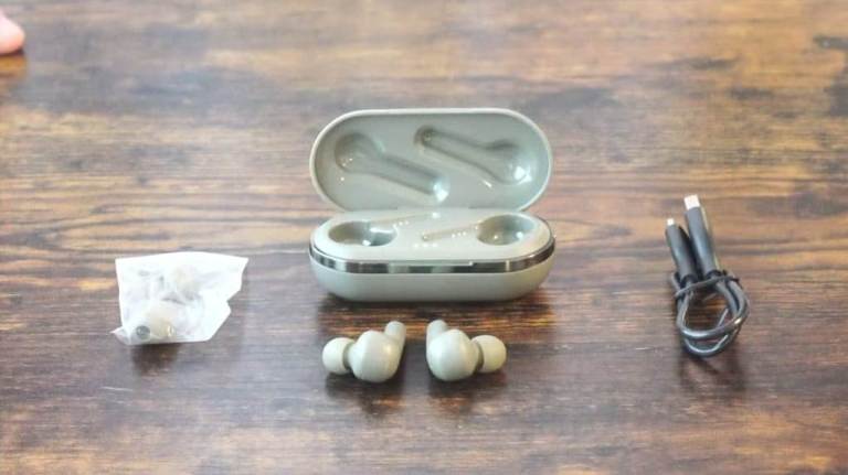 How to Connect Heyday Earbuds